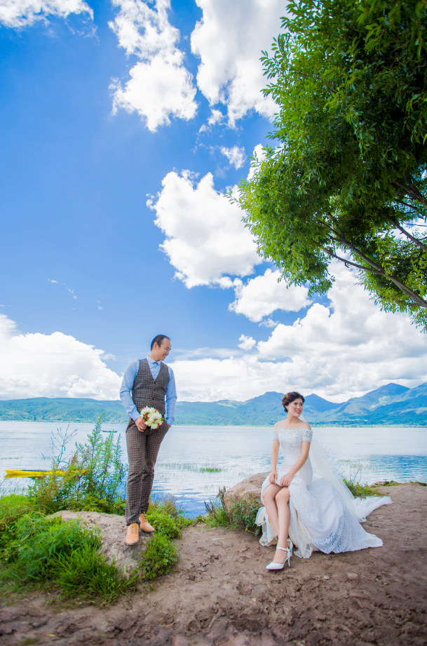 丽江巴黎婚纱_丽江婚纱摄影照(3)