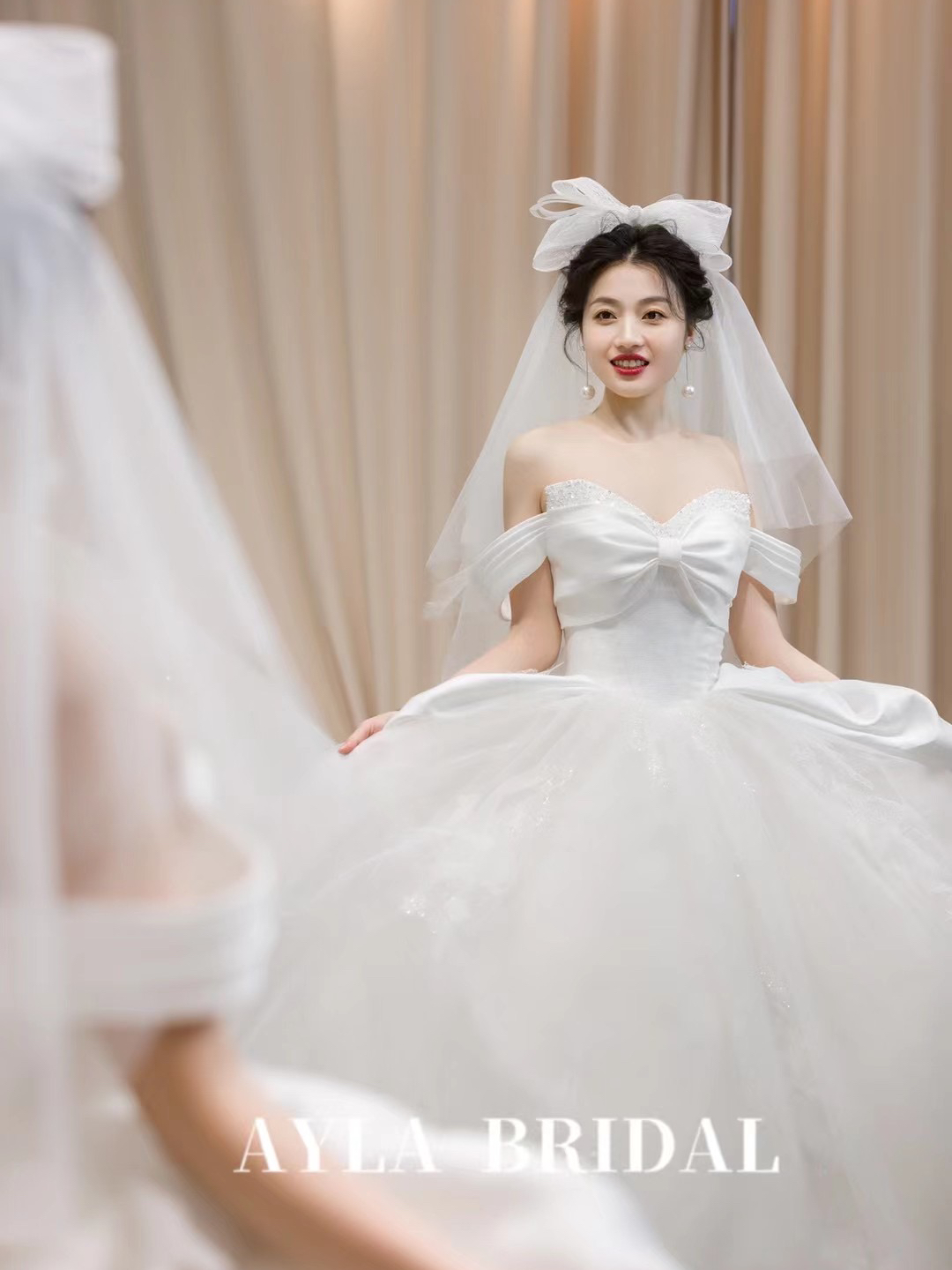 婚礼全套（婚纱 秀禾  敬酒服 伴娘服新娘跟妆）