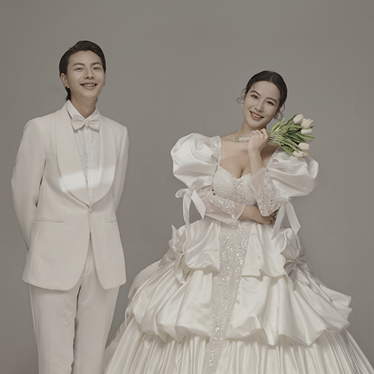 【輕奢預(yù)定】網(wǎng)紅定制婚紗照/雙機(jī)位微電影