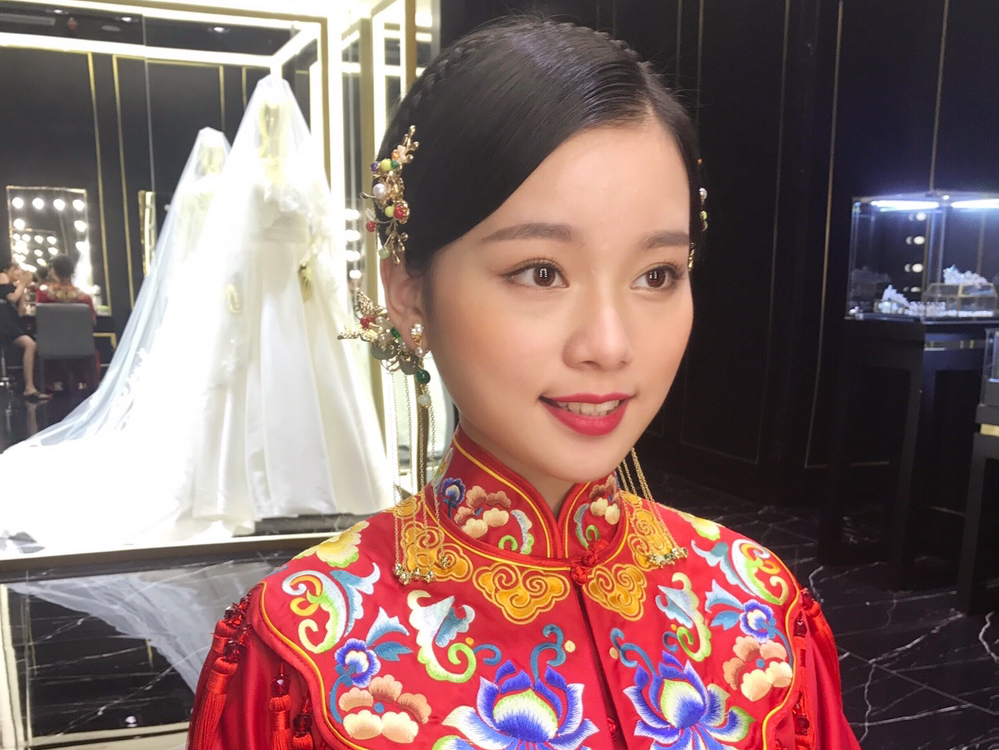 【限时特惠】资深级化妆师单妆，赠送一个亲友妆