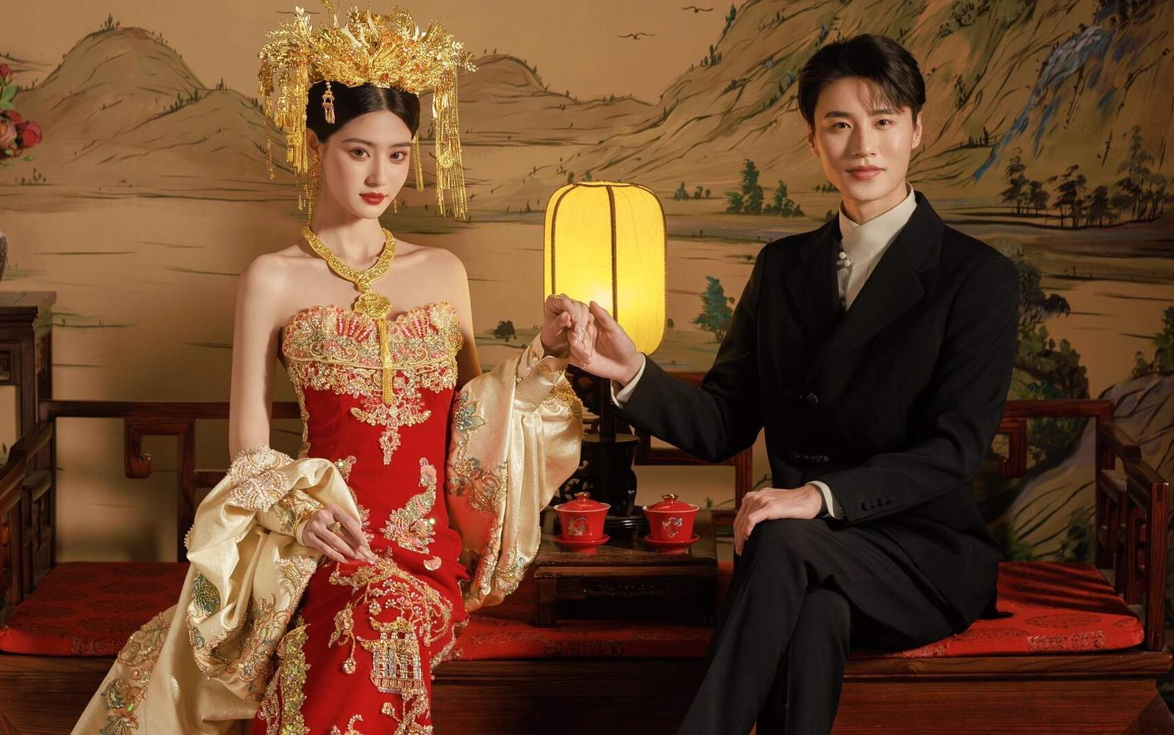 水墨屏風下的金色王朝	新中式印尼風婚紗	 照