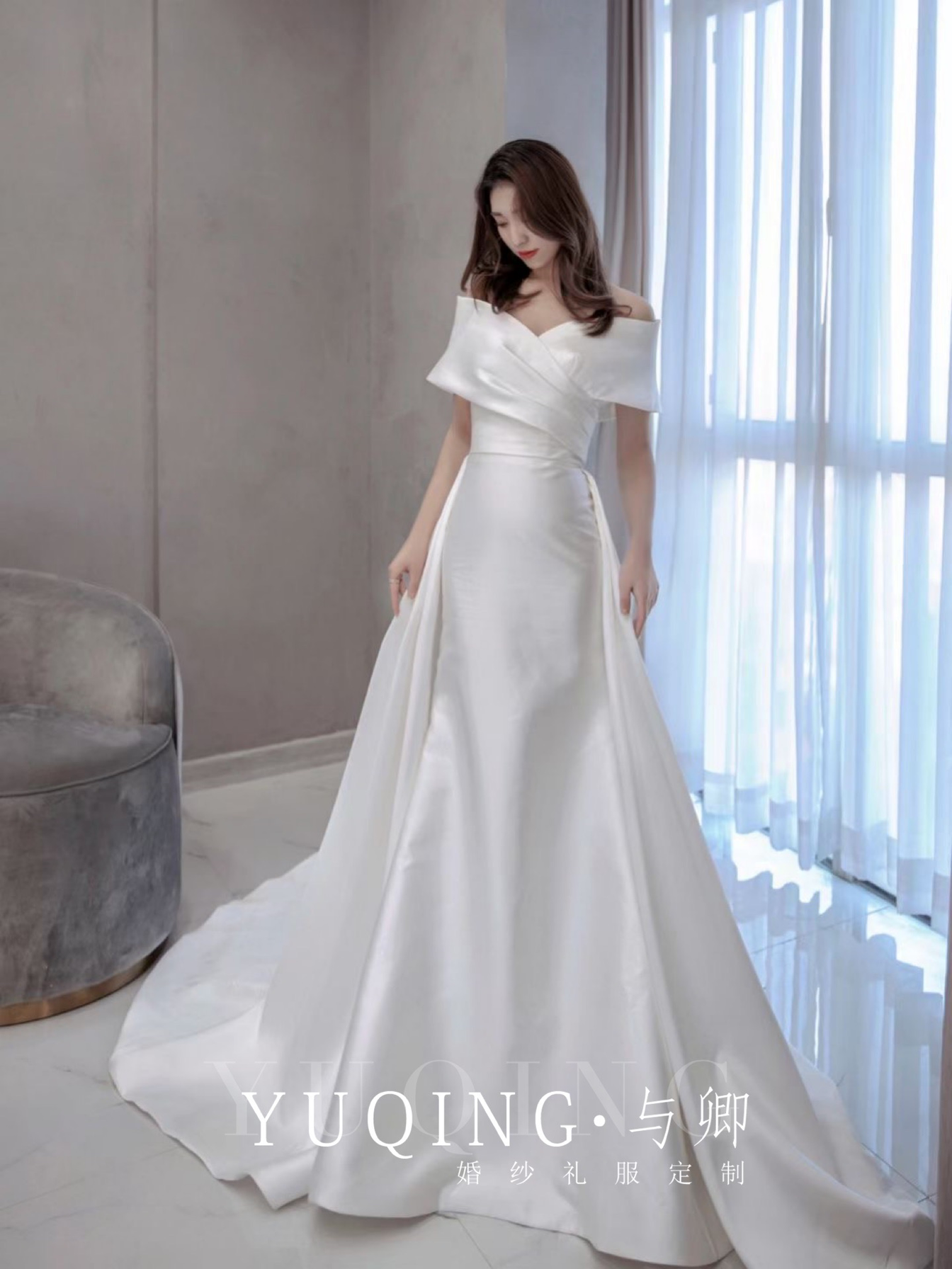 『与卿婚纱』气质缎面出门纱