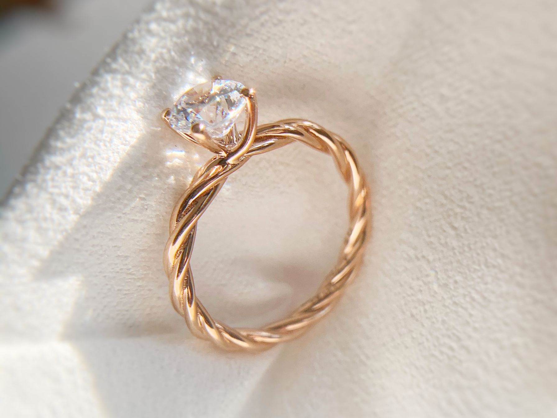 藤蔓 爱的交织玫瑰金简单四爪80分 昆明定制