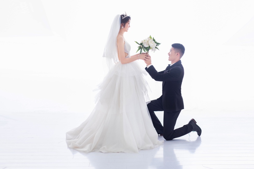 林灯秀 王帮俊婚礼邀请