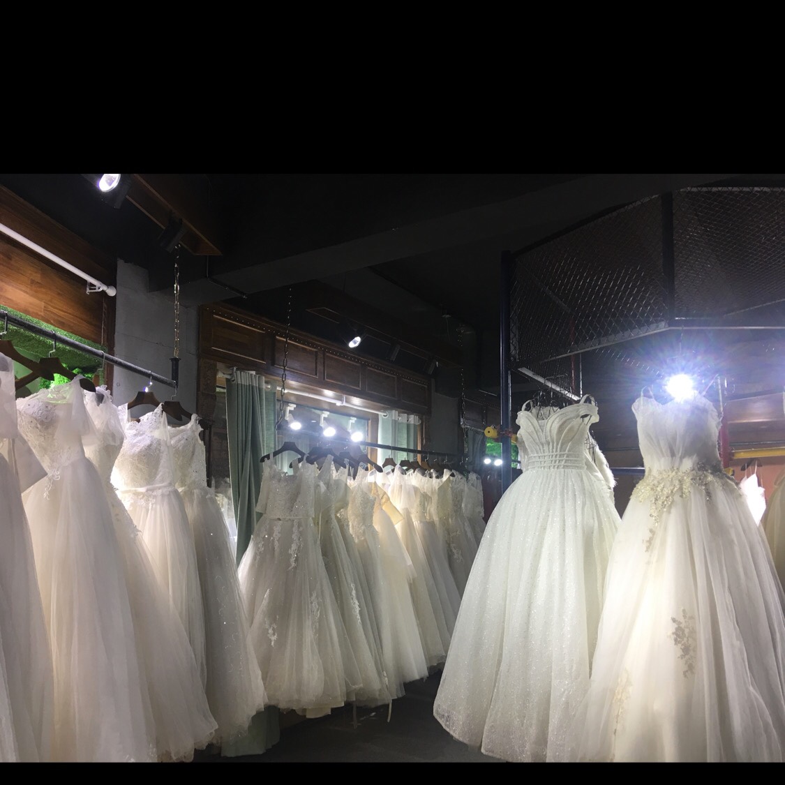 皇室经典婚纱摄影(南京路店)