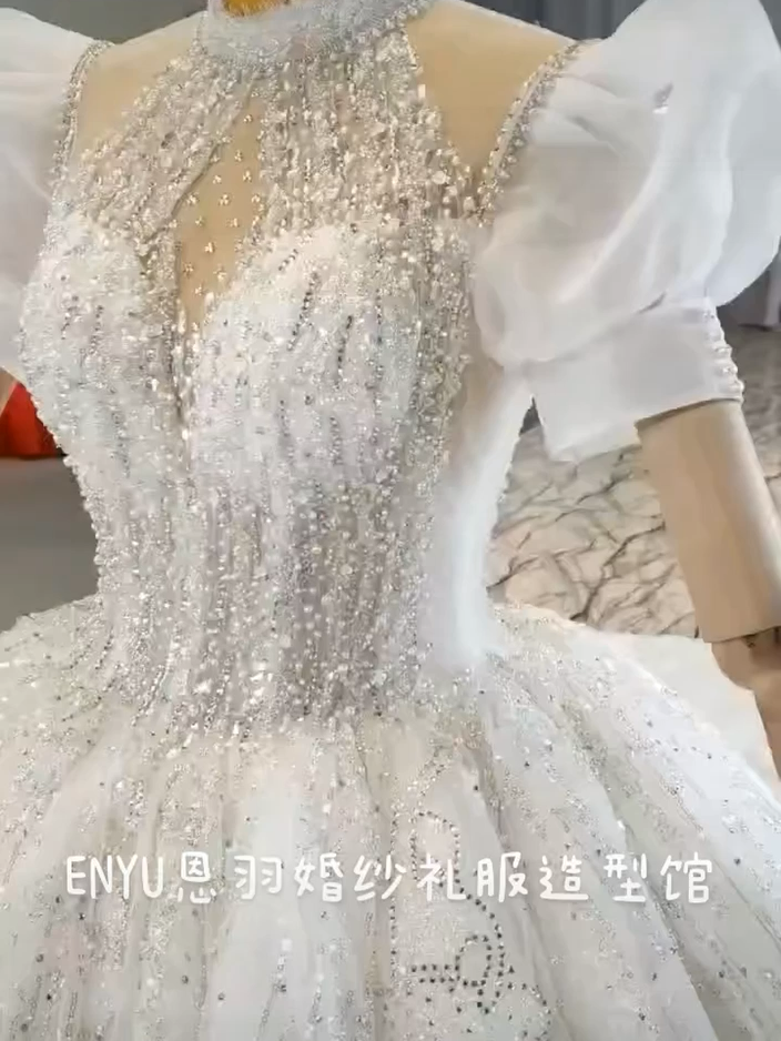恩羽婚紗套餐2399元恩羽婚紗由艾造型創(chuàng)始人創(chuàng)辦