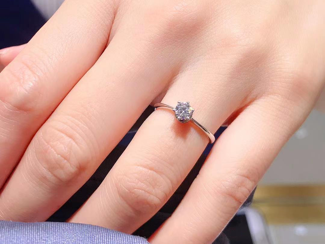 宝藏款式轻奢小众公主皇冠6爪女戒