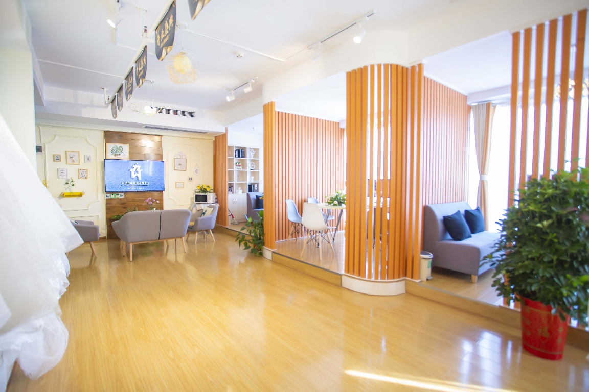 为伊作嫁婚礼策划中心(中心广场店)