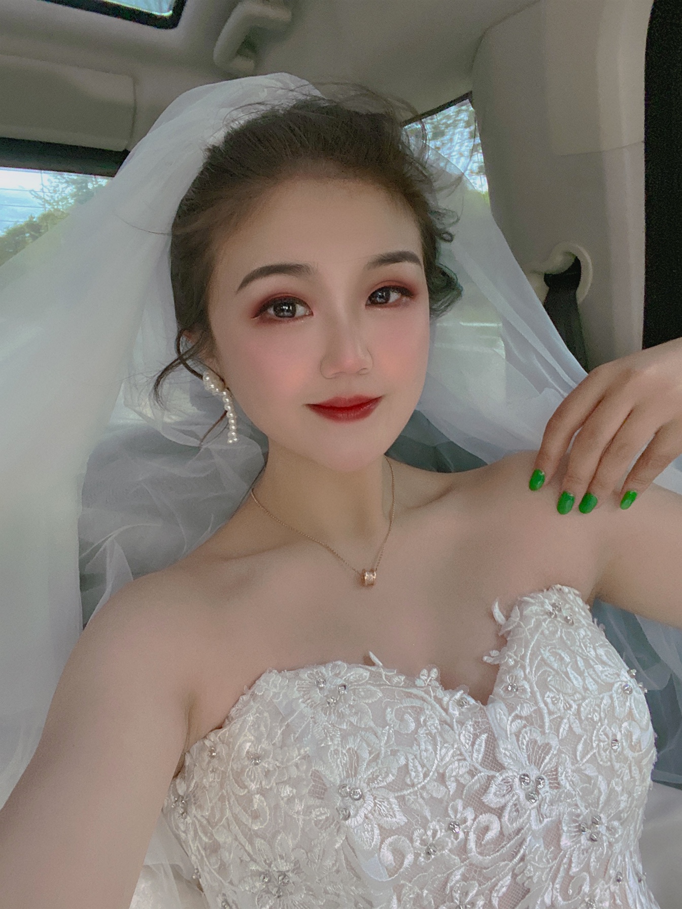 低价转卖婚纱
