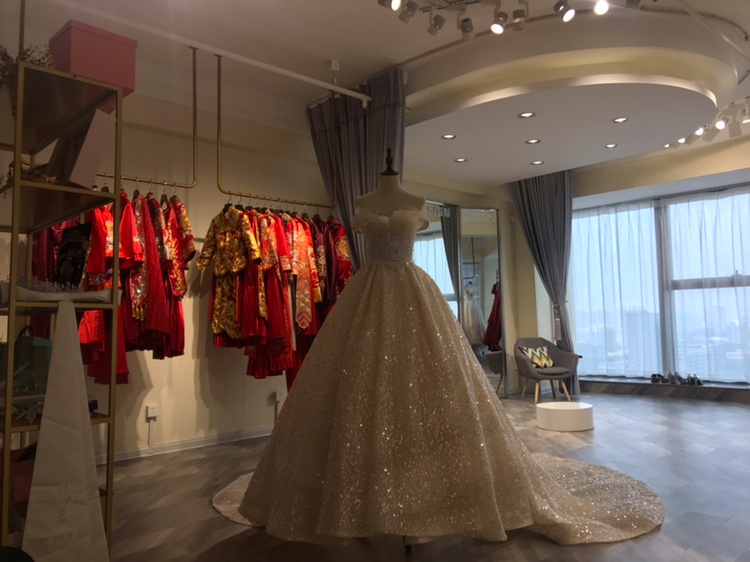 唯囍婚纱礼服馆