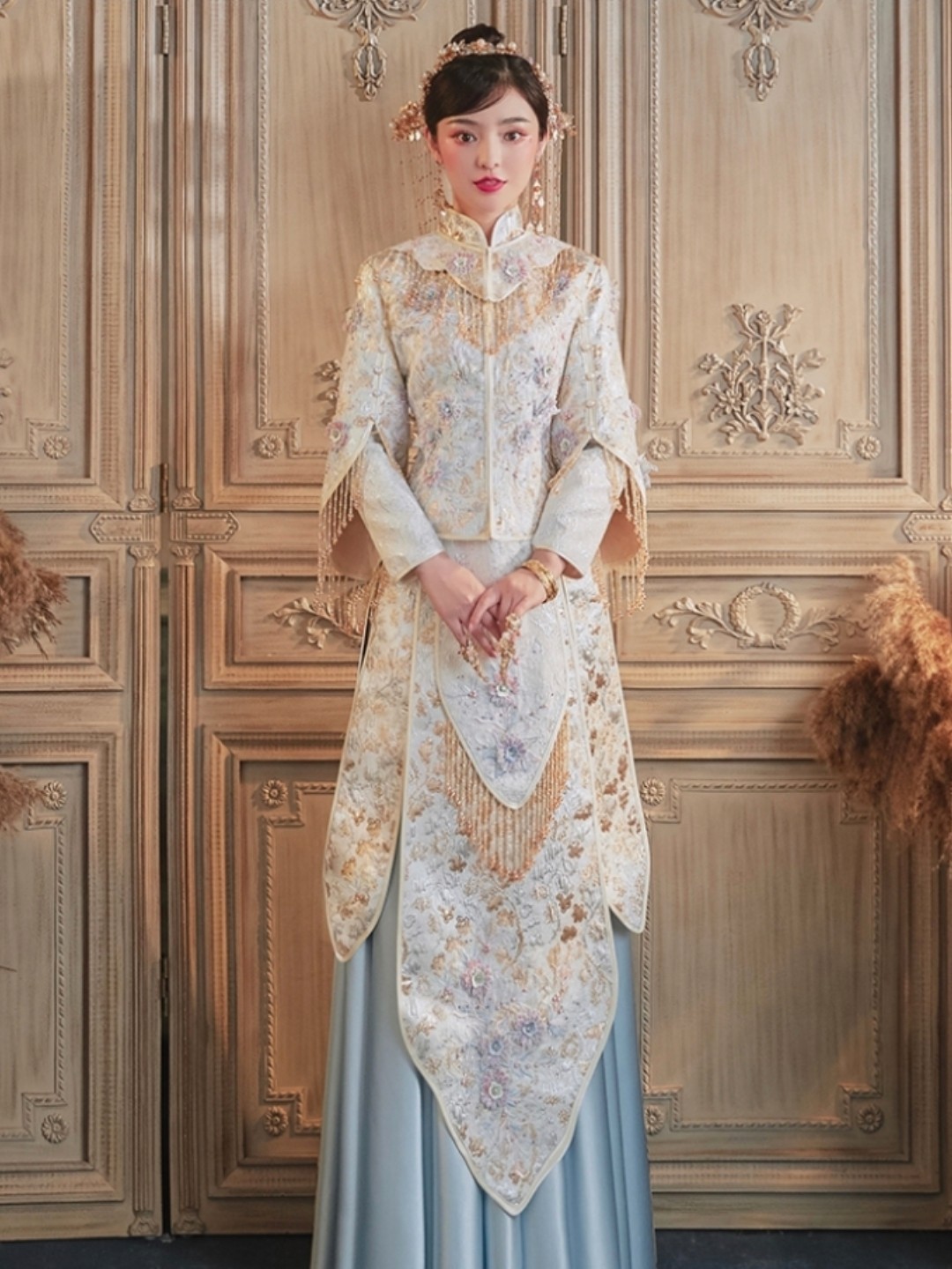 （超值两件特价）绝美蓝色流苏秀禾 齐地婚纱