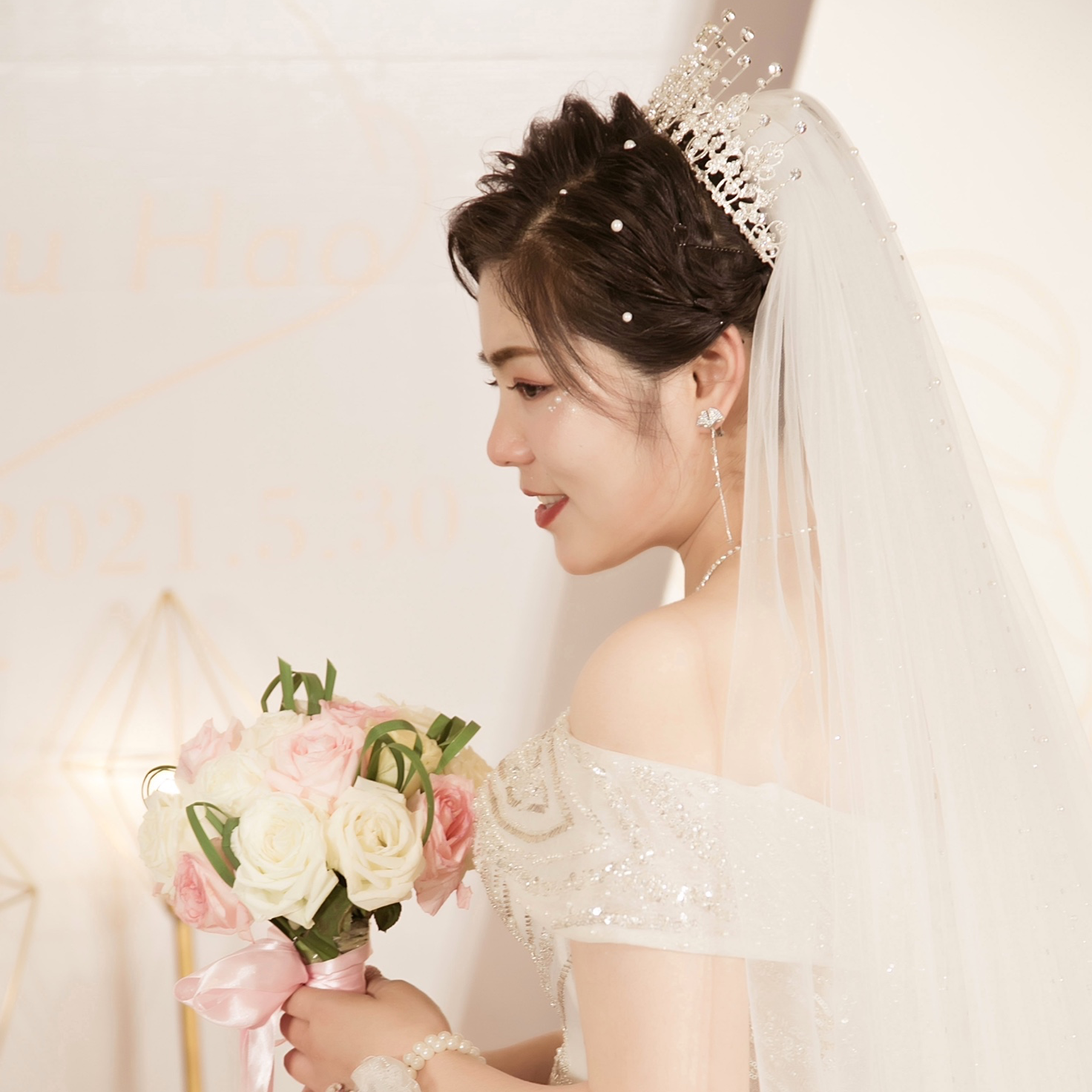 中式现代风格新娘婚礼跟妆