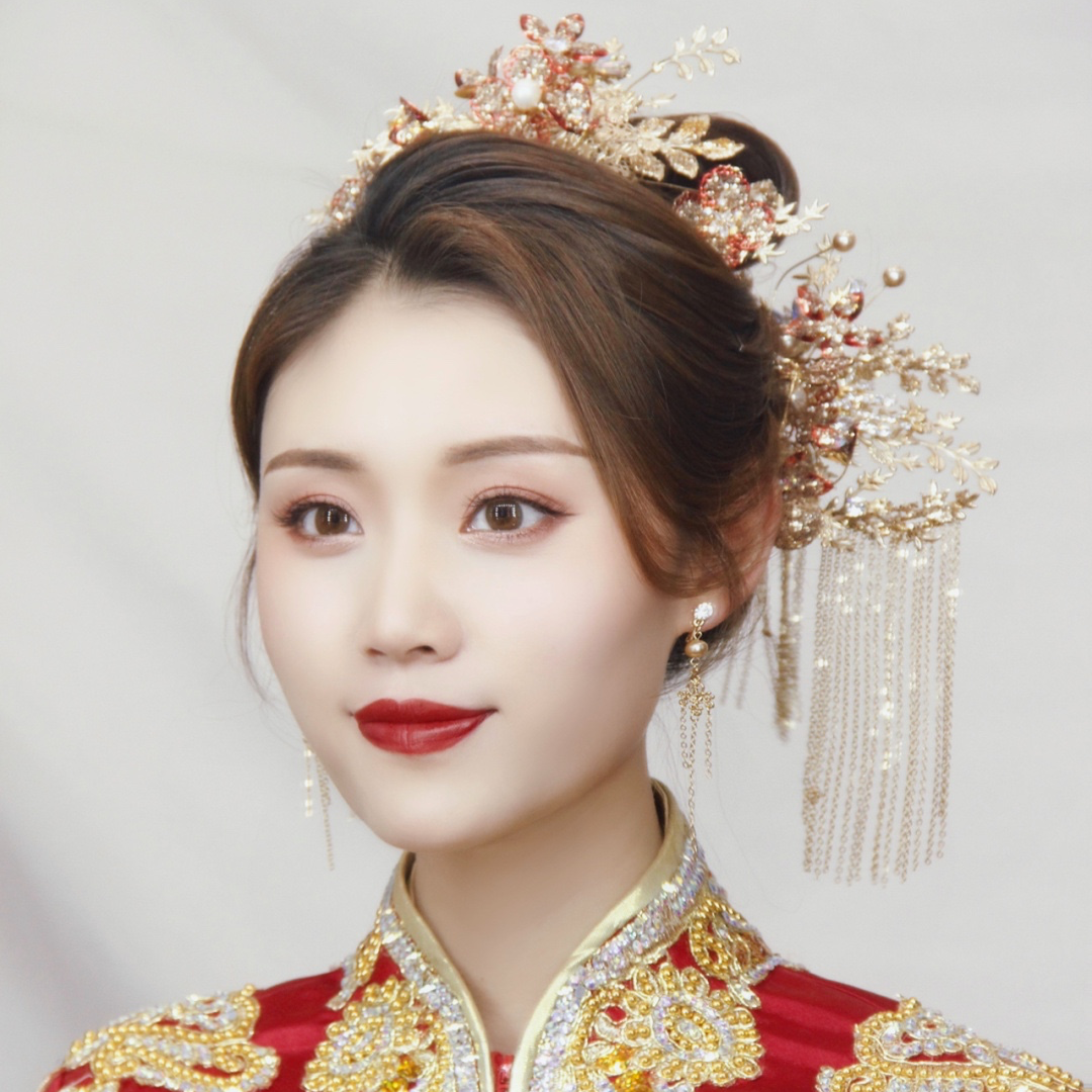 颧骨高的新娘可以这样做秀禾造型