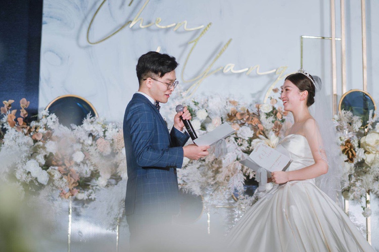 婚纱租or买？这样做性价比最高！