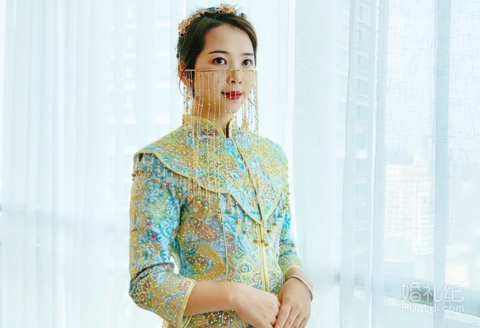 来喽[两眼放光]中式礼服怎么选呢[吐舌][吐舌]