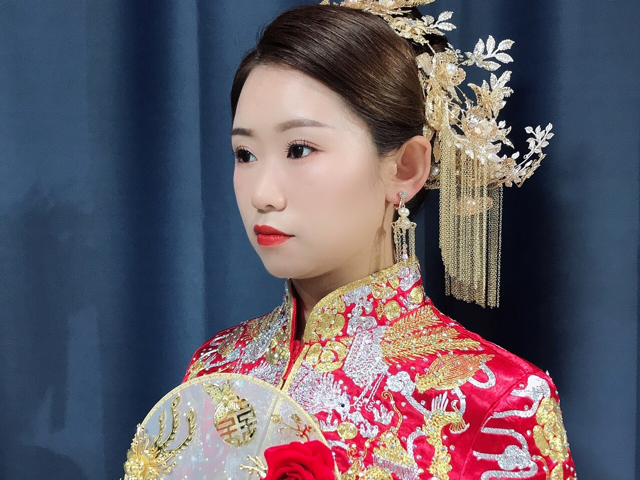 （全包套餐) 总监档全程跟妆+精美镶钻3件套+亲