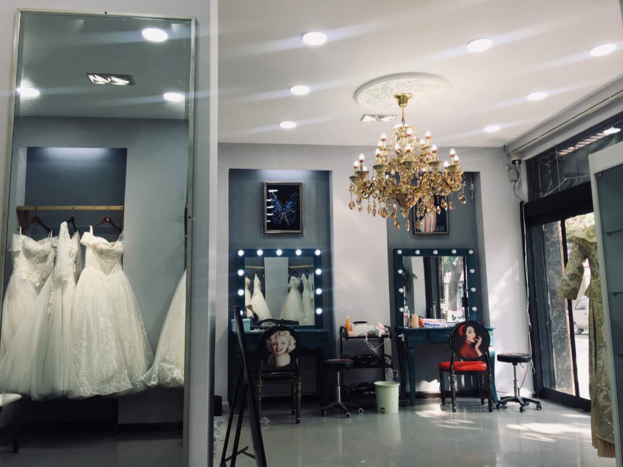简尚美妆礼服馆
