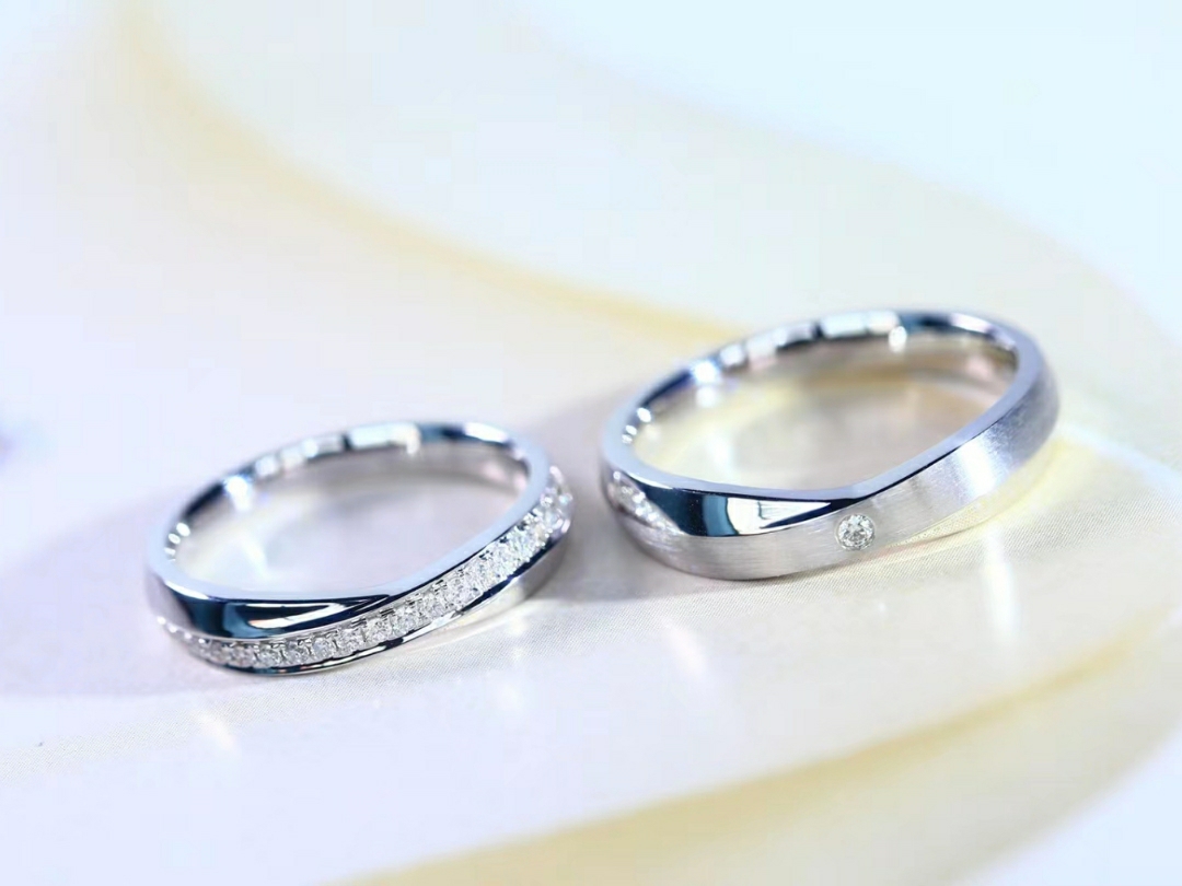 定制我们的专属故事，一对对戒，一段婚姻的开始