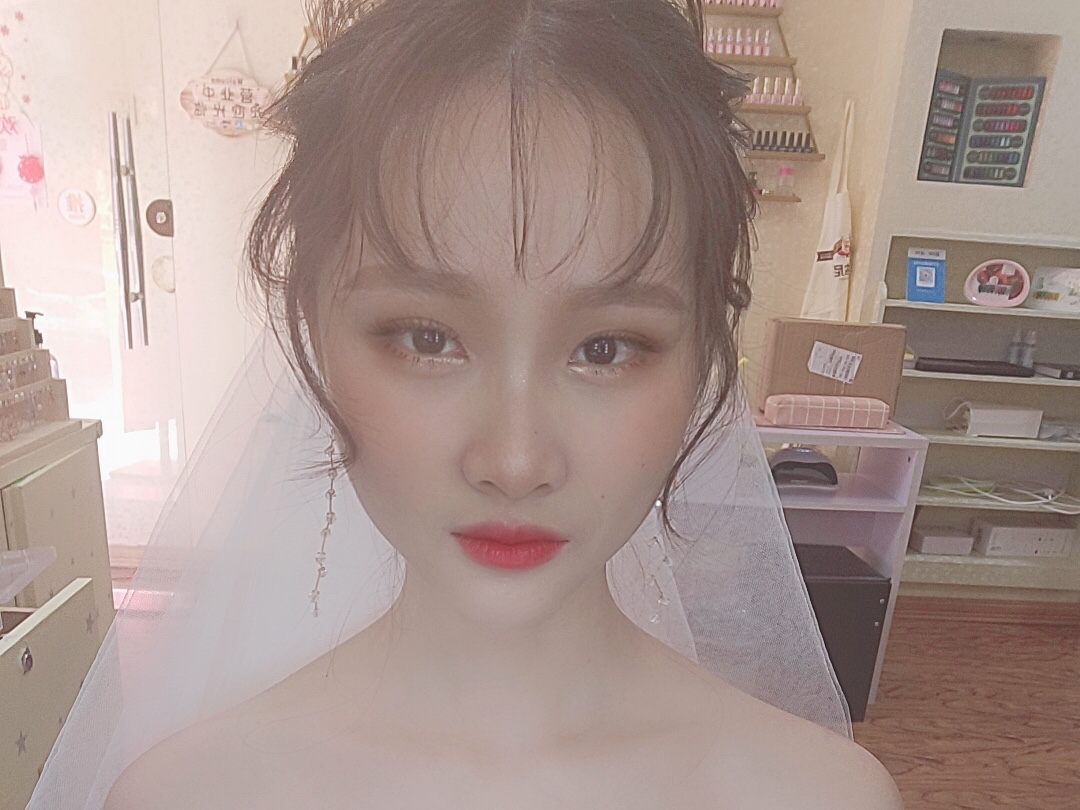 高级化妆师全天跟妆+出门纱+仪式纱+敬酒服