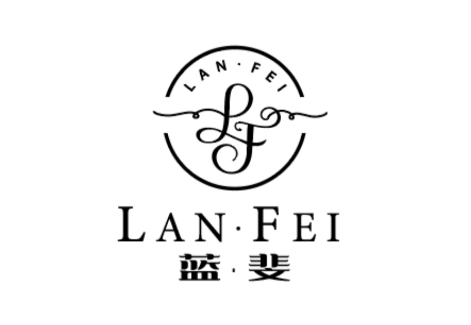 蓝斐婚纱礼服跟妆工作室