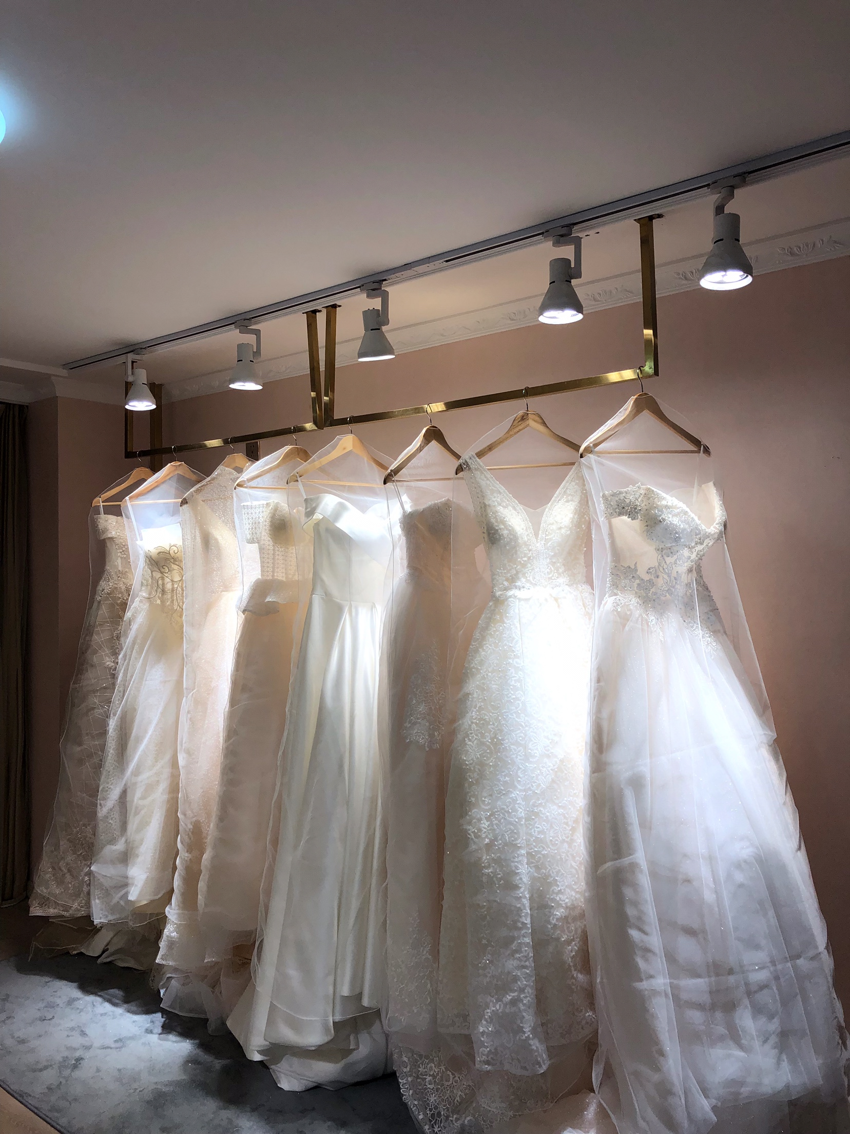 The Moment倾刻时光婚纱礼服馆