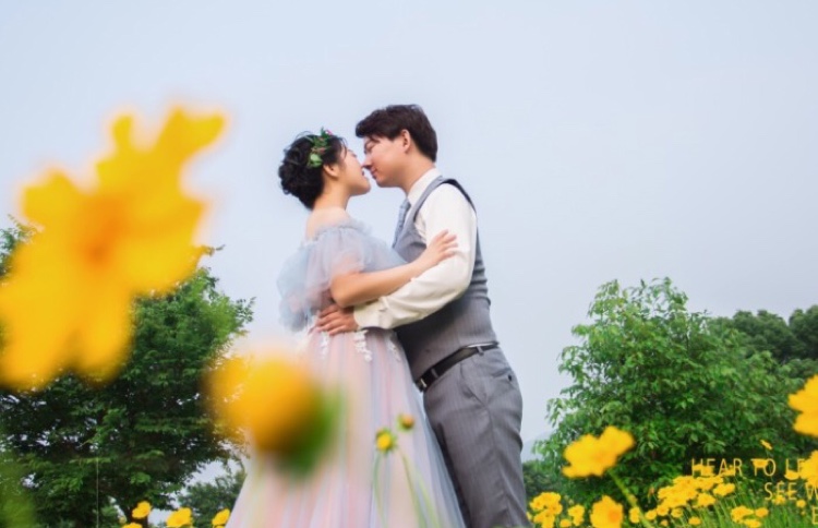 索非亚婚纱怎么样_动漫婚纱情侣头像(3)