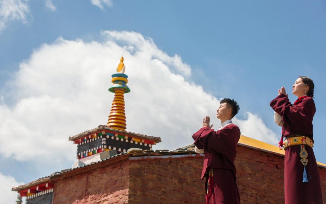 【稻城亚丁旅拍】雪山/彩林/冰湖/蓝湖/高山湖泊