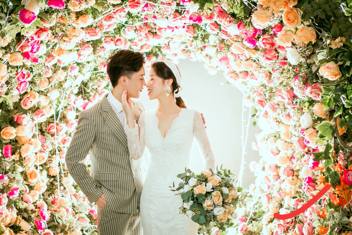 我们结婚啦，从校服到婚纱，马拉松的爱情长长久久