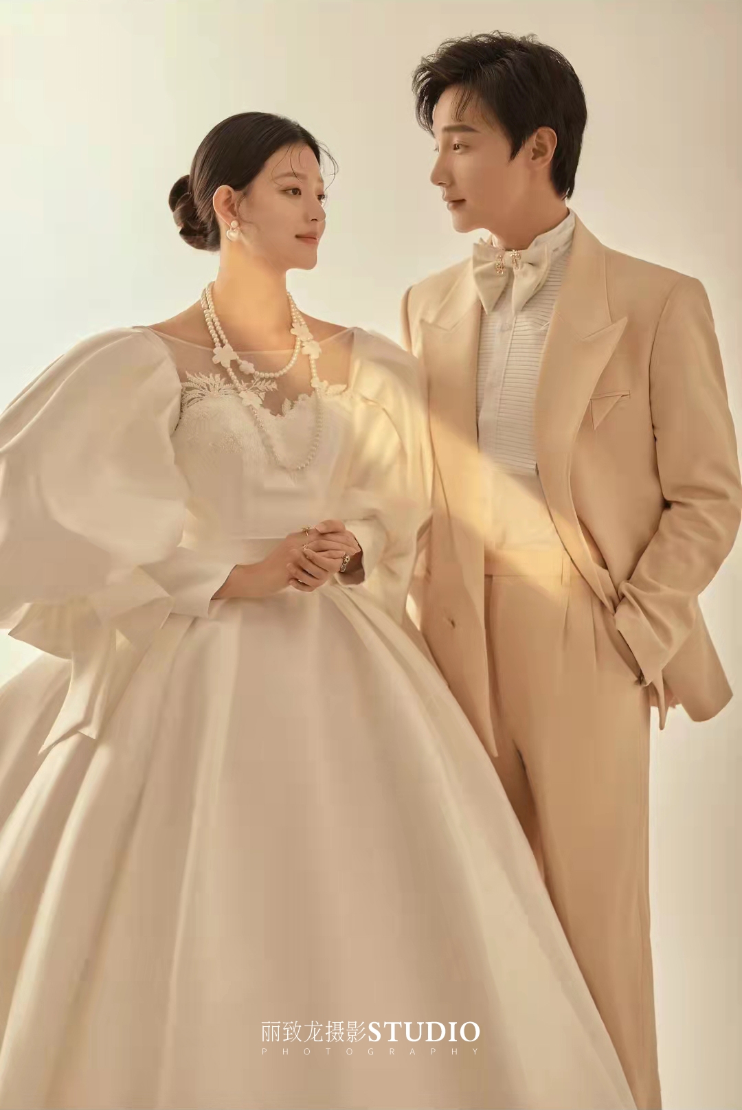  #丽致龙作品赏析‖真挚爱人◎光影系列