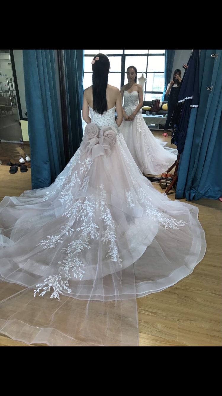 婚纱只穿一次，该选择租还是买?