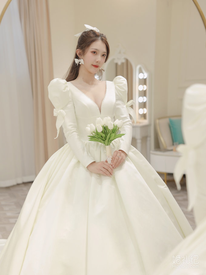 一眼爱上的高级感复古长袖婚纱｜太原婚纱店