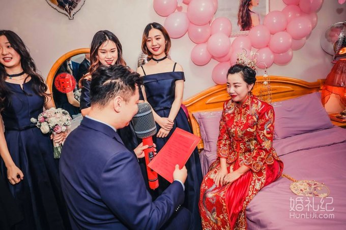 新娘和伴娘们一起美丽，一个都不能少
