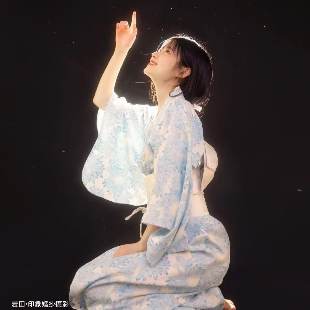 超火的神明少女系列写真集