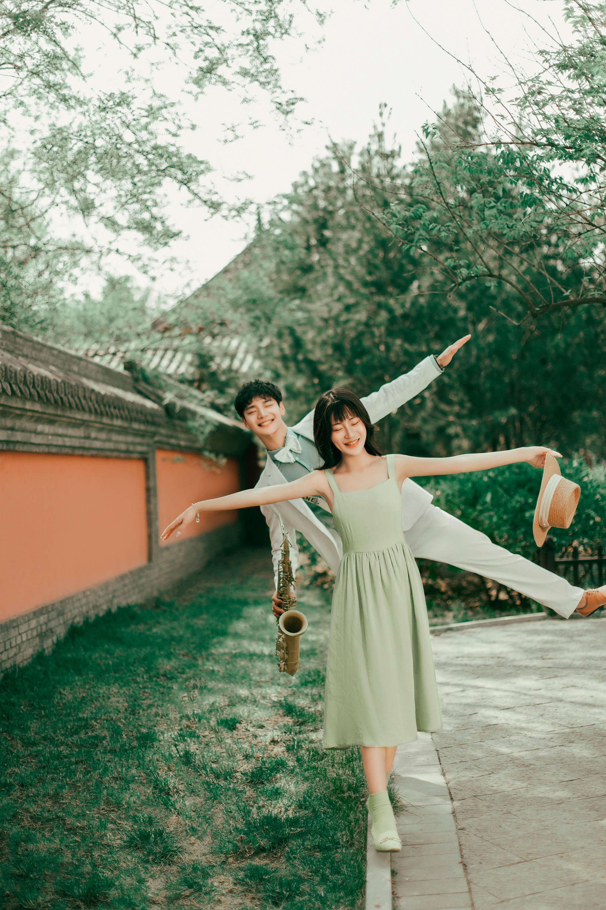 6k拍的婚照终于拿到手，最喜欢的还是中式