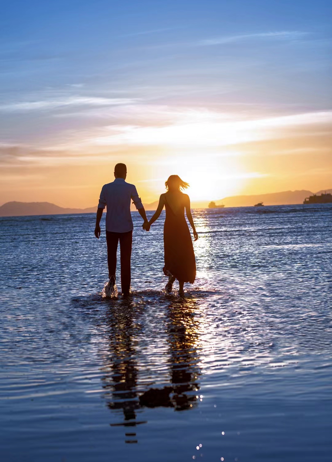 蒙阴后古夕阳下的海景婚纱照