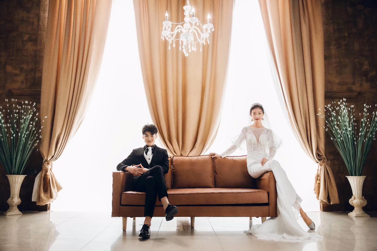 五月婚纱摄影工作室一对一拍摄婚纱照