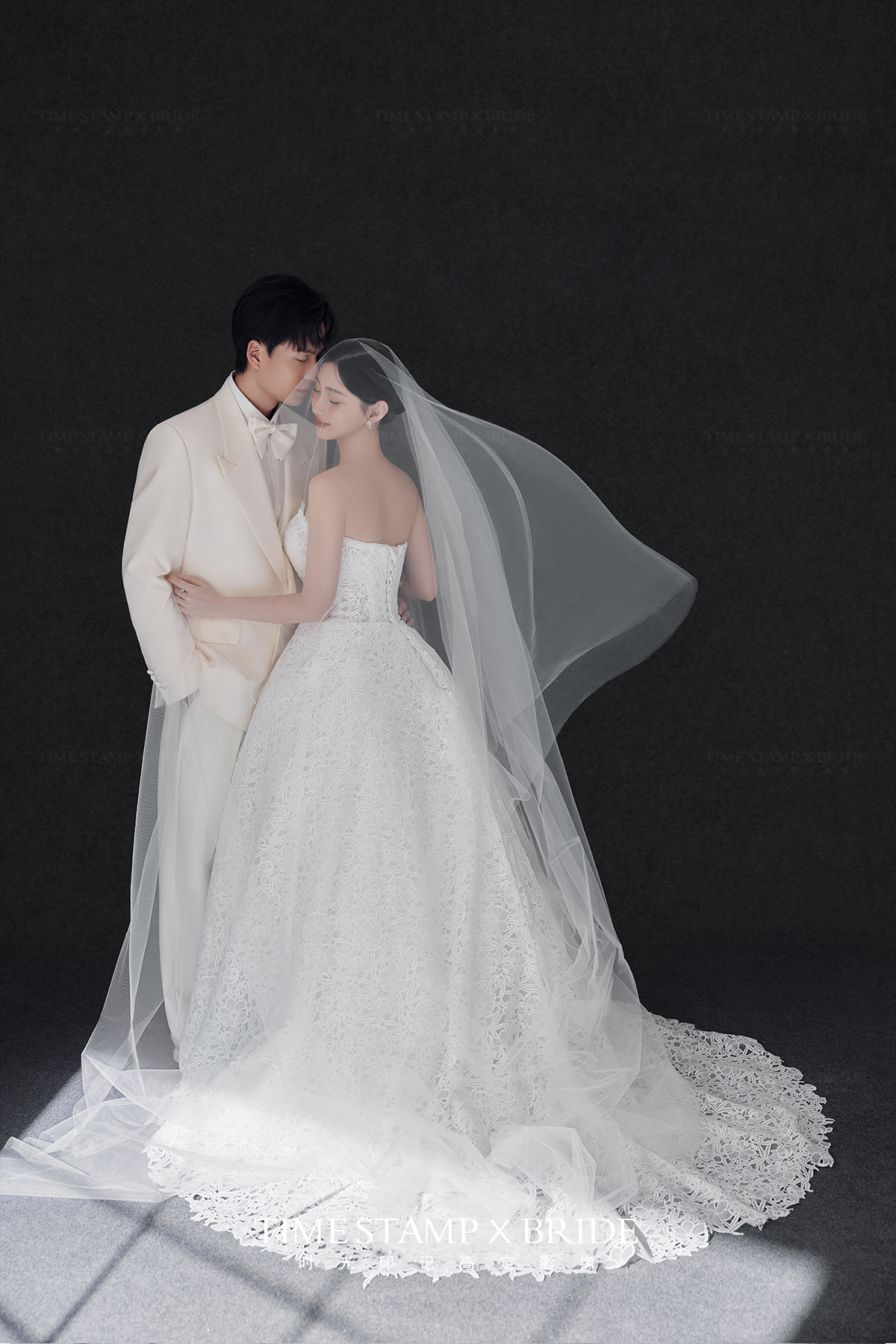 纯黑背景的韩式光影婚纱照,真的爱惨了！！