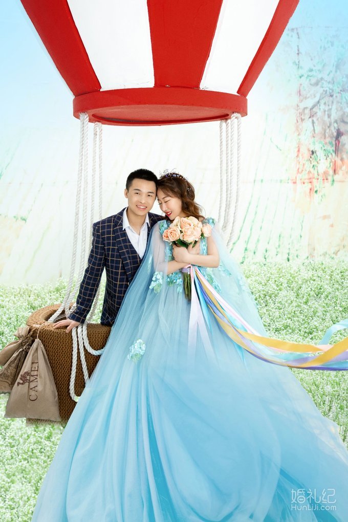 5.18第一次穿上正式的婚纱
