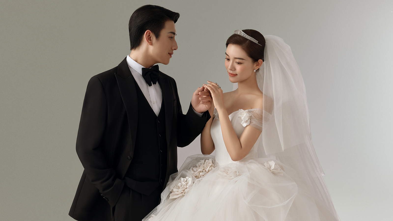 【體驗(yàn)拍】唯漫定制-高定室內(nèi)婚紗照