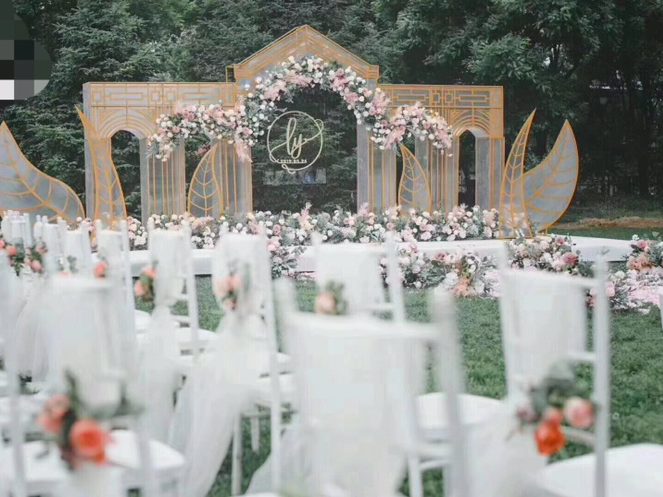 天氣漸暖 來(lái)一場(chǎng)與眾不同的草坪婚禮吧