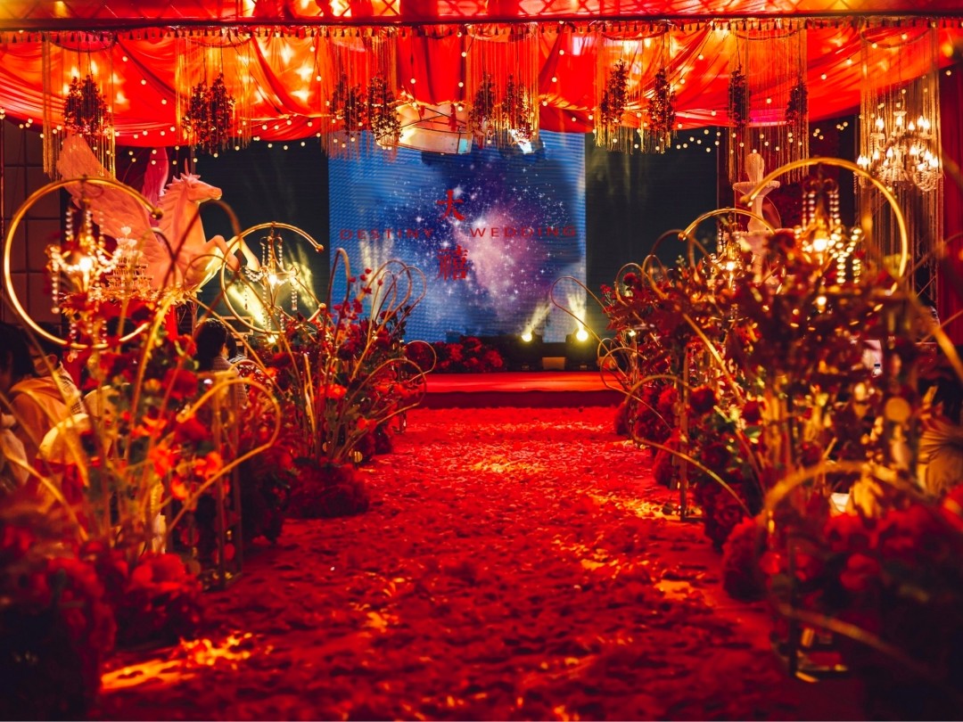 柳河北方酒店欧式高贵红金套系