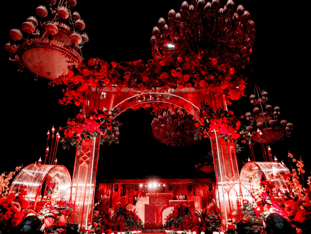 大气，温馨，轻松，热闹，控场能力强