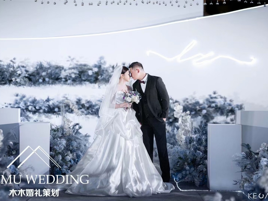 《Agapm》簡約秀場風(fēng)藍(lán)色婚禮t臺口吊頂