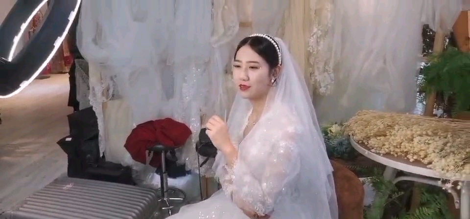 新娘全天跟妆  婚礼跟妆师
