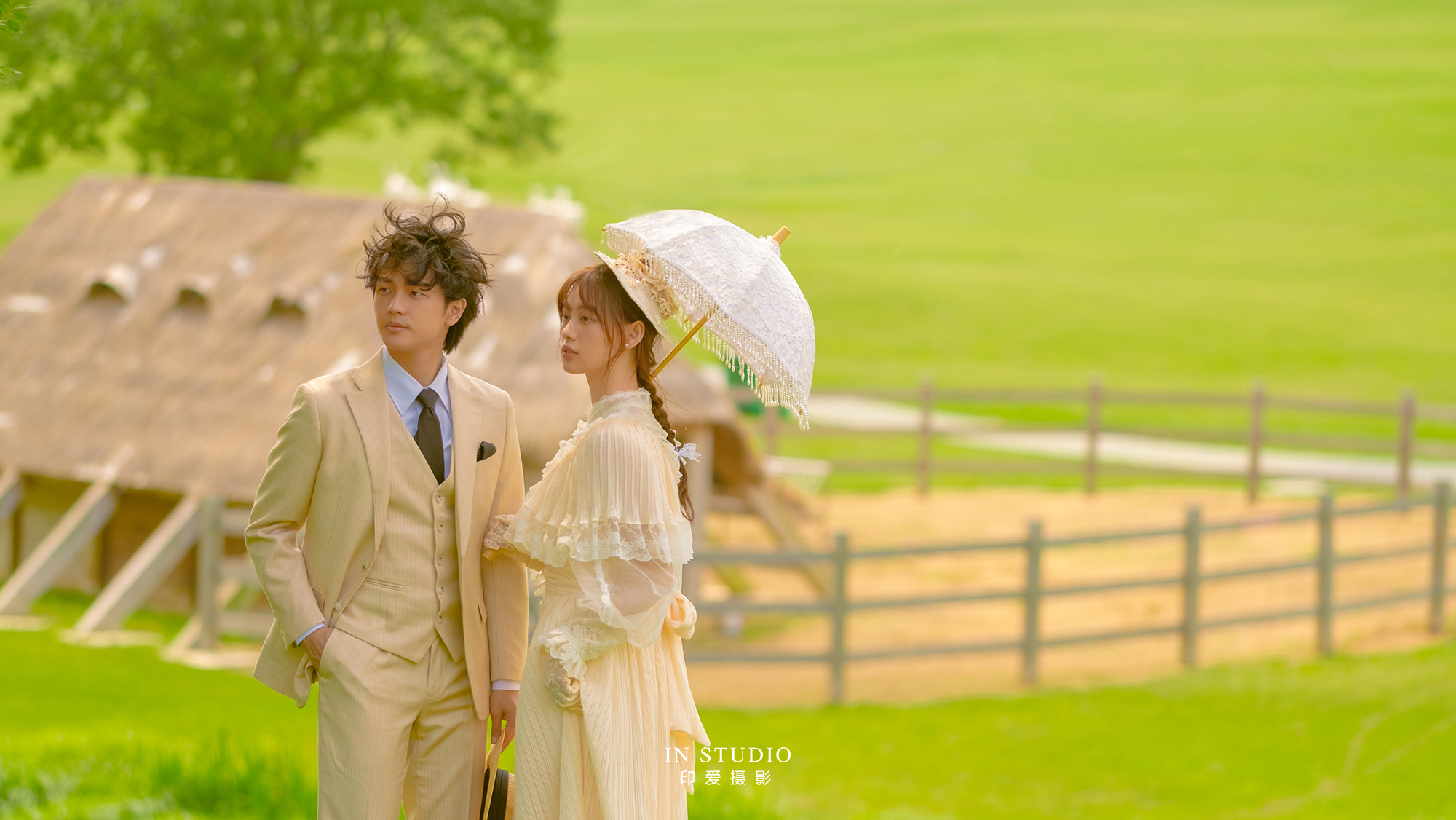 优雅轻法式治愈草坪婚纱照