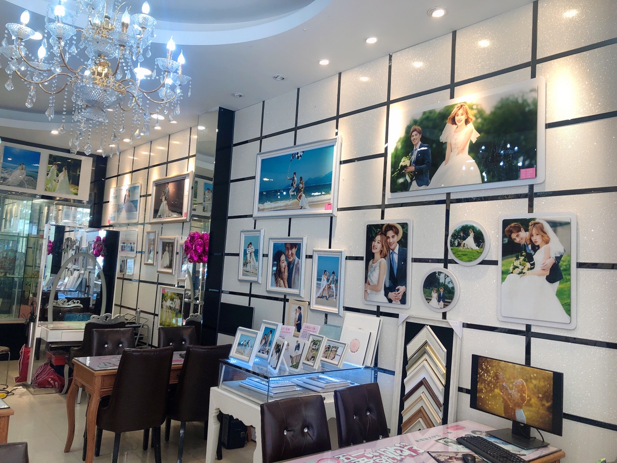 东莞市横沥巴名黎婚纱摄影店