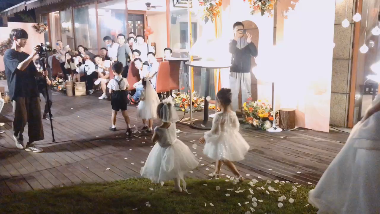 1.（婚礼优选套餐｜全天跟妆+全程摄影录像）