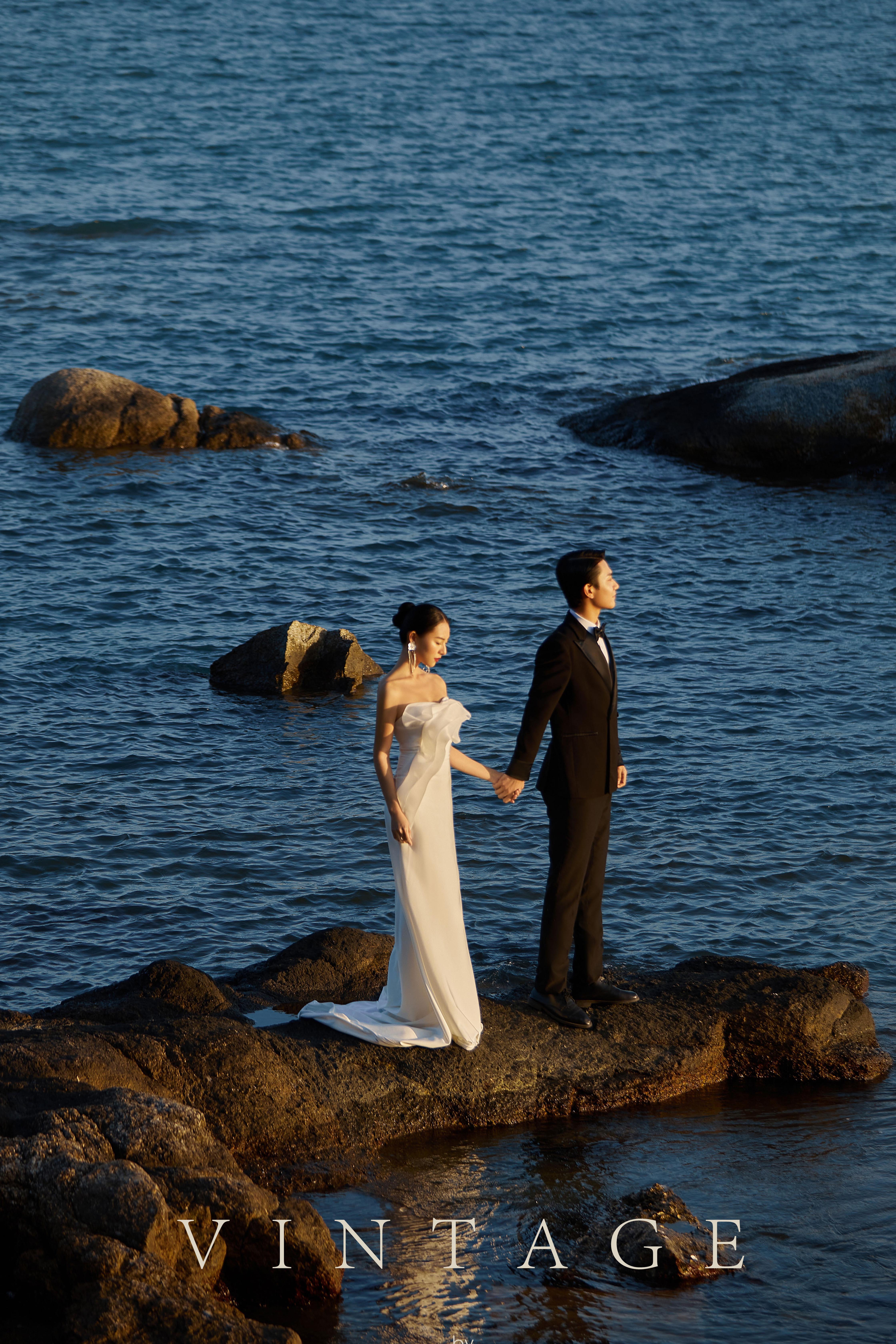 【旅拍盐湖青海湖婚纱照套餐十服十造一价全包】