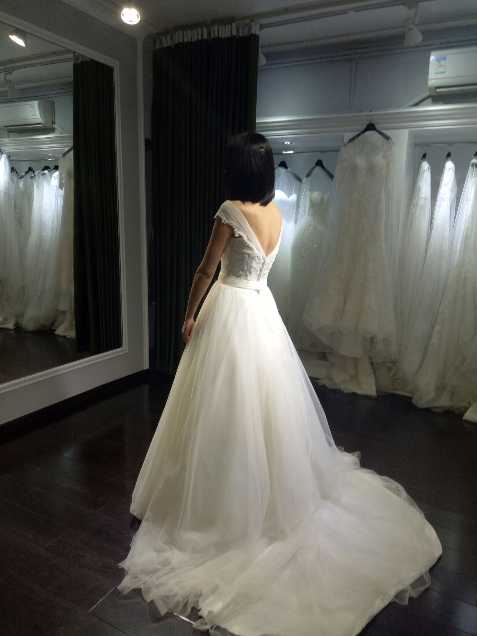 婚纱礼服深圳_深圳校服礼服(3)
