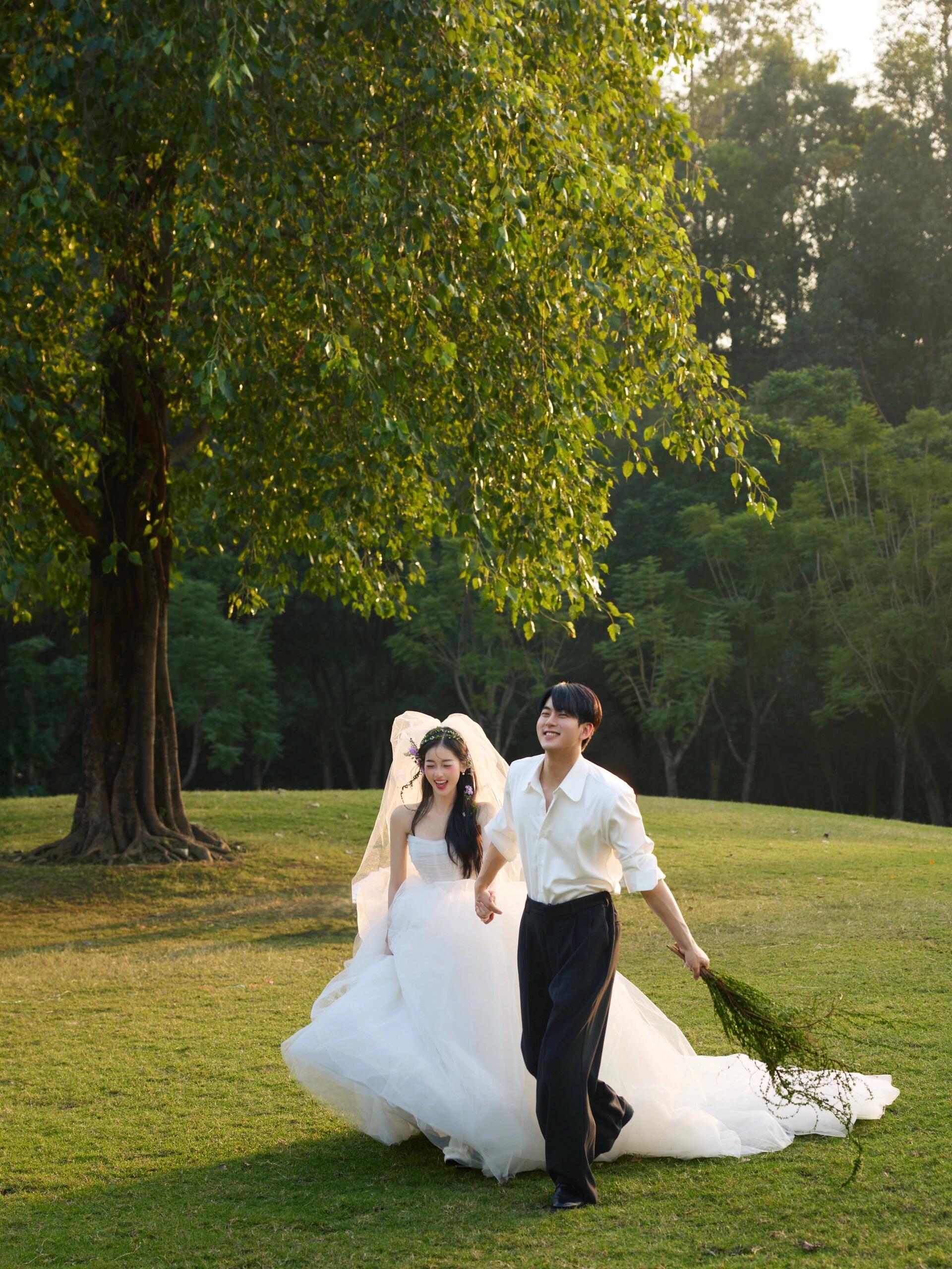 【婚纱照推荐】{婚纱照}（室内+公园）6服6造